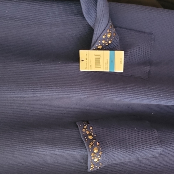 Dress - Picture 2 of 3